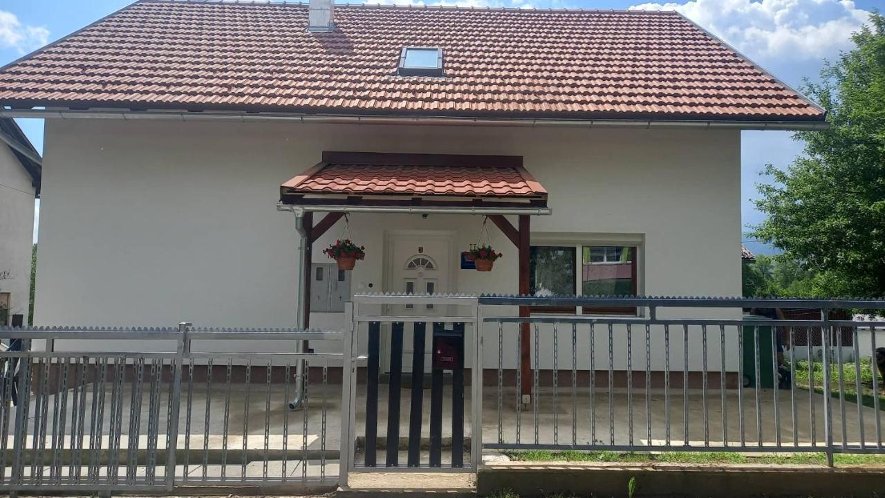 Keti Plaški Exterior foto