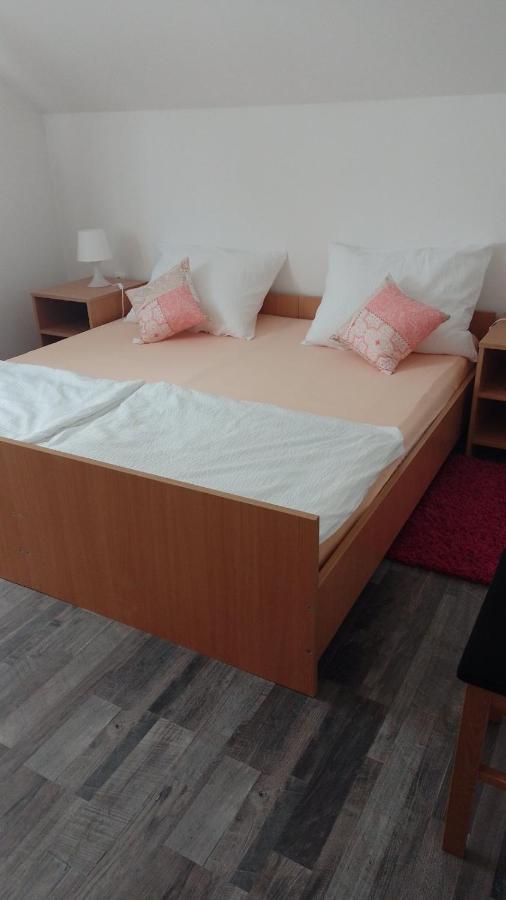 Keti Plaški Exterior foto